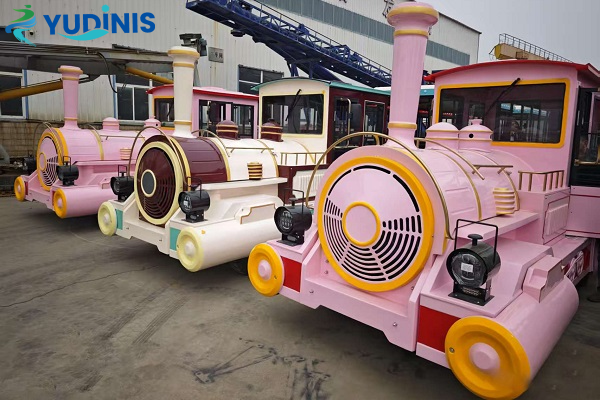 amusement park train rides at Dinis Factory